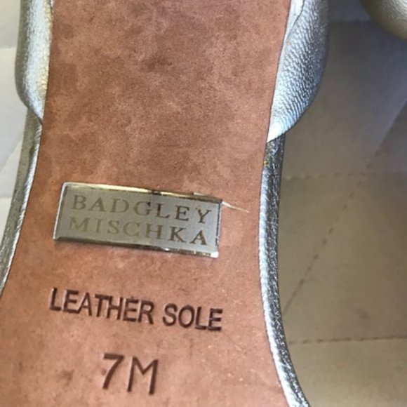 BADGLEY MISCHKA GOLD AND PINK CRYSTAL PEEP TOE PUMP - Picture 10 of 13